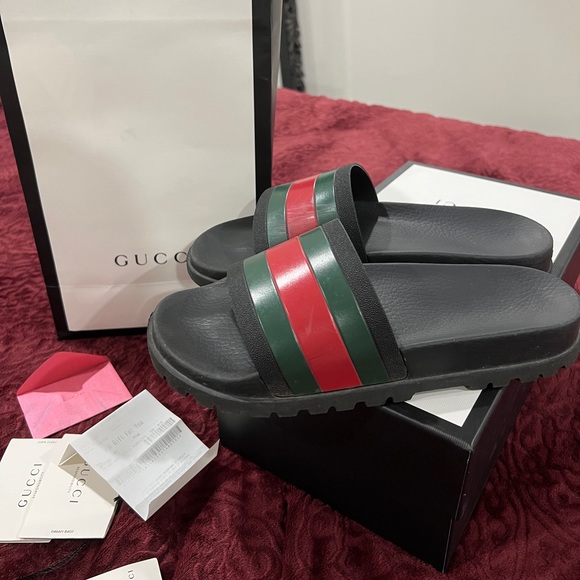 Men’s Gucci slides - Picture 8 of 8